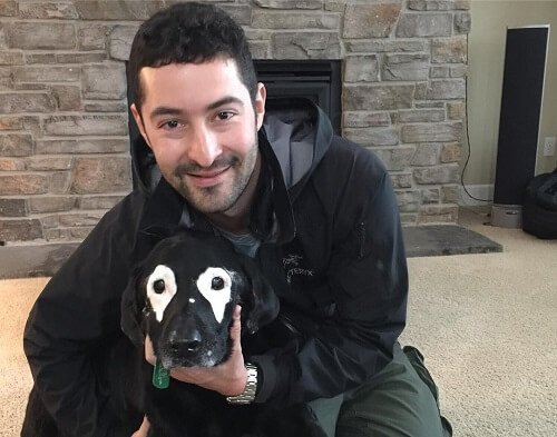 소셜 미디어에서 유명한 개, 로우디를 만나보자